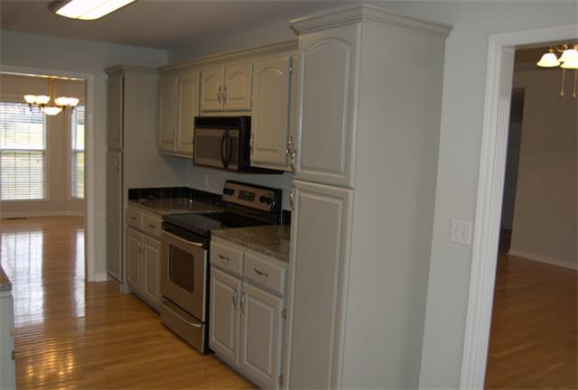 685 Baker Road Columbia, TN 38401 - Photo 3 of 16 The kitchen!