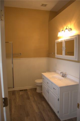 685 Baker Road Columbia, TN 38401 - Photo 8 of 16 The master bathroom!