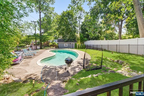 $779,000 | 191 West Street, Closter, NJ 07624