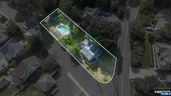 $779,000 | 191 West Street, Closter, NJ 07624