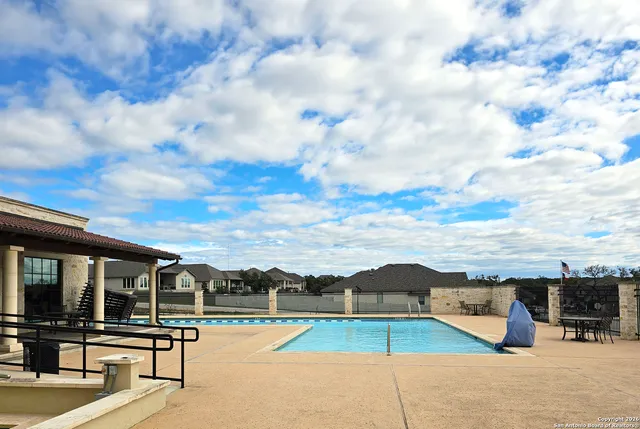 $3,900 | 588 Vale Court, New Braunfels, TX 78132