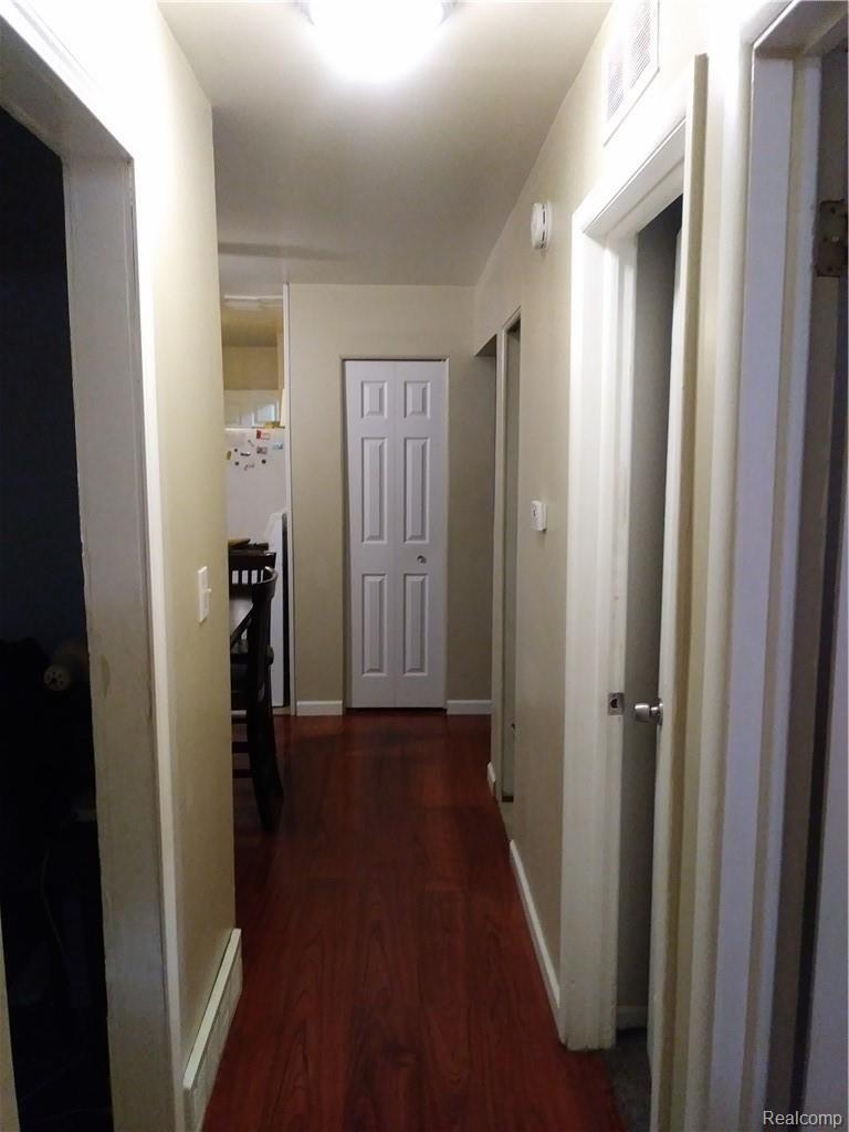 1429 Ridge Road Ypsilanti, MI 48198 - Photo 6 of 28 20181028_190346.jpg