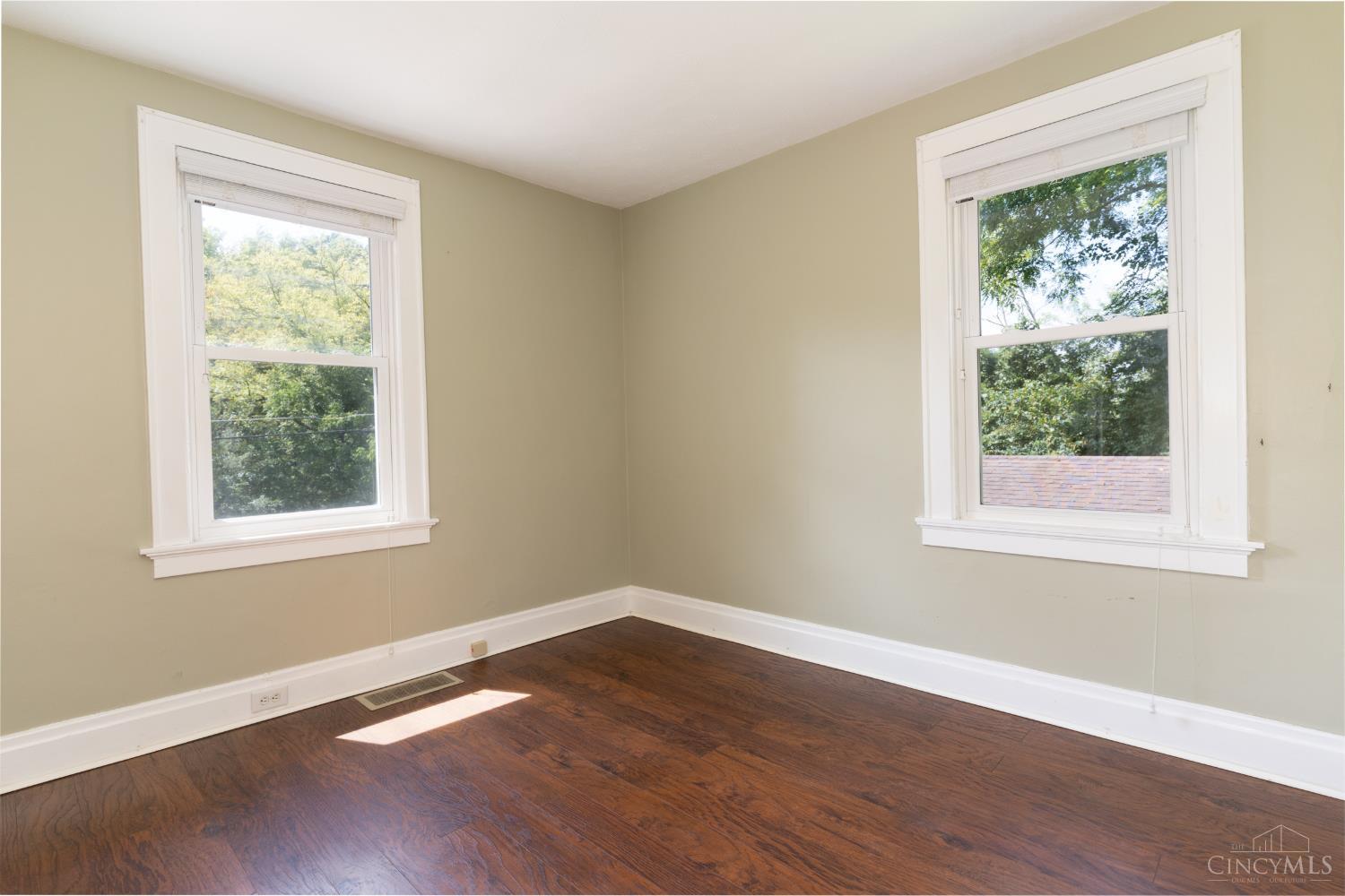 5506 Hubble Road Cincinnati, OH 45247 - Photo 18 of 34 Gallery Image 18