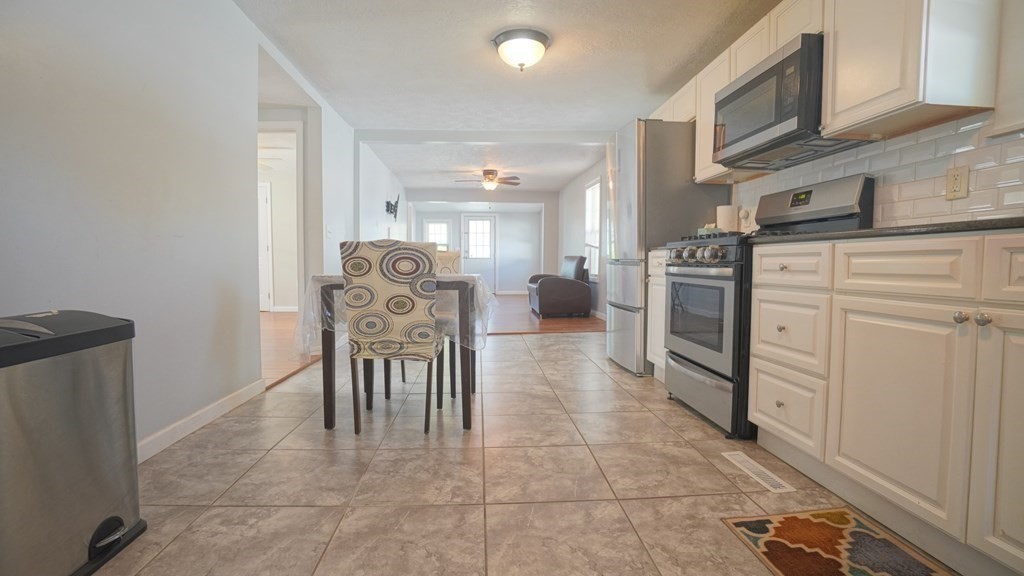 31 Middle Street Springfield, MA 01104 - Photo 13 of 22