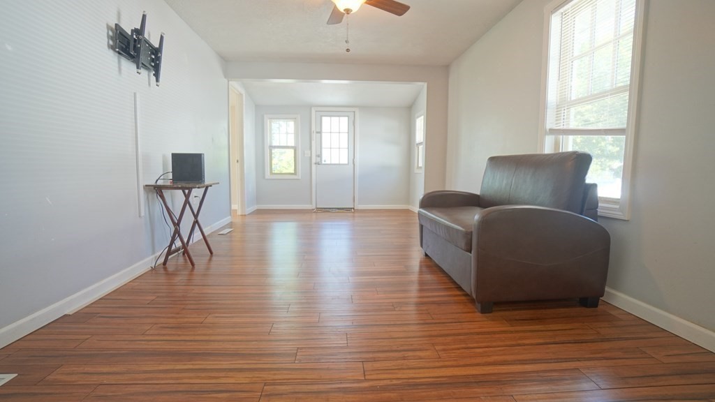 31 Middle Street Springfield, MA 01104 - Photo 6 of 22