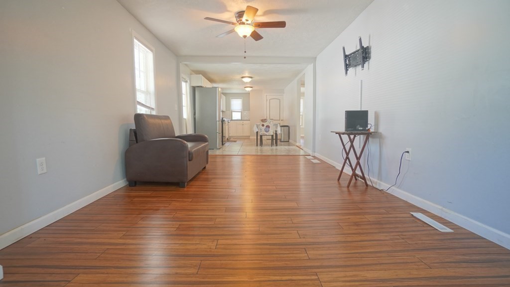 31 Middle Street Springfield, MA 01104 - Photo 8 of 22