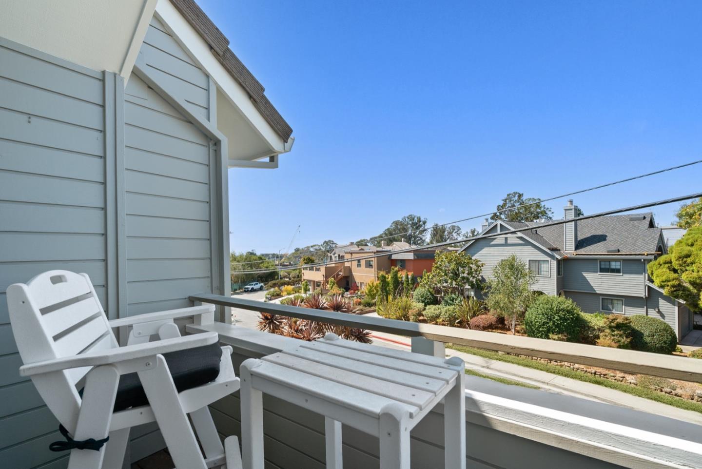 152 Frederick Street Santa Cruz, CA 95062 - Photo 32 of 64 a view of a balcony with chairs and table