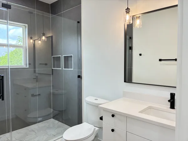 $2,350 | 1404 East 31st Street, Houston, TX 77022