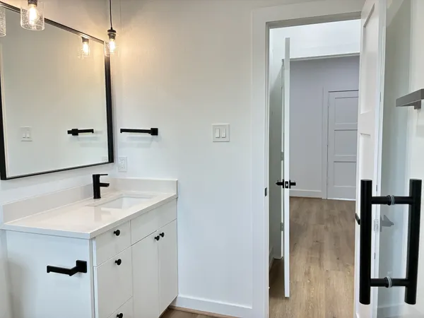 $2,350 | 1404 East 31st Street, Houston, TX 77022