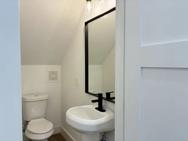 $2,350 | 1404 East 31st Street, Houston, TX 77022