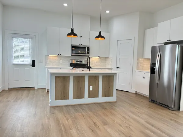 $2,350 | 1404 East 31st Street, Houston, TX 77022