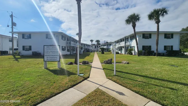 $1,260 | 1750 South Palmetto Avenue, Unit 230, South Daytona, FL 32119