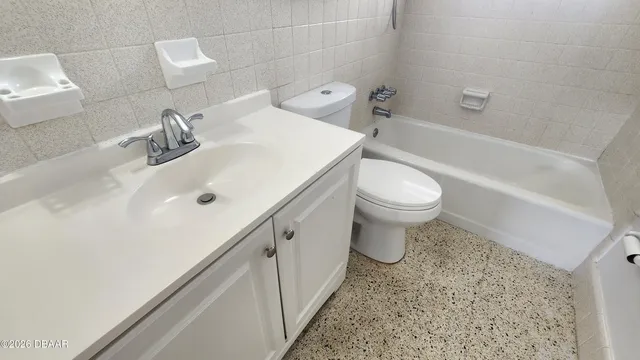 $1,260 | 1750 South Palmetto Avenue, Unit 230, South Daytona, FL 32119