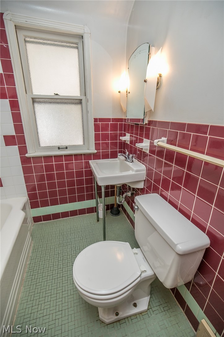 7441 Pearl Road Cleveland, OH 44130 - Photo 29 of 34