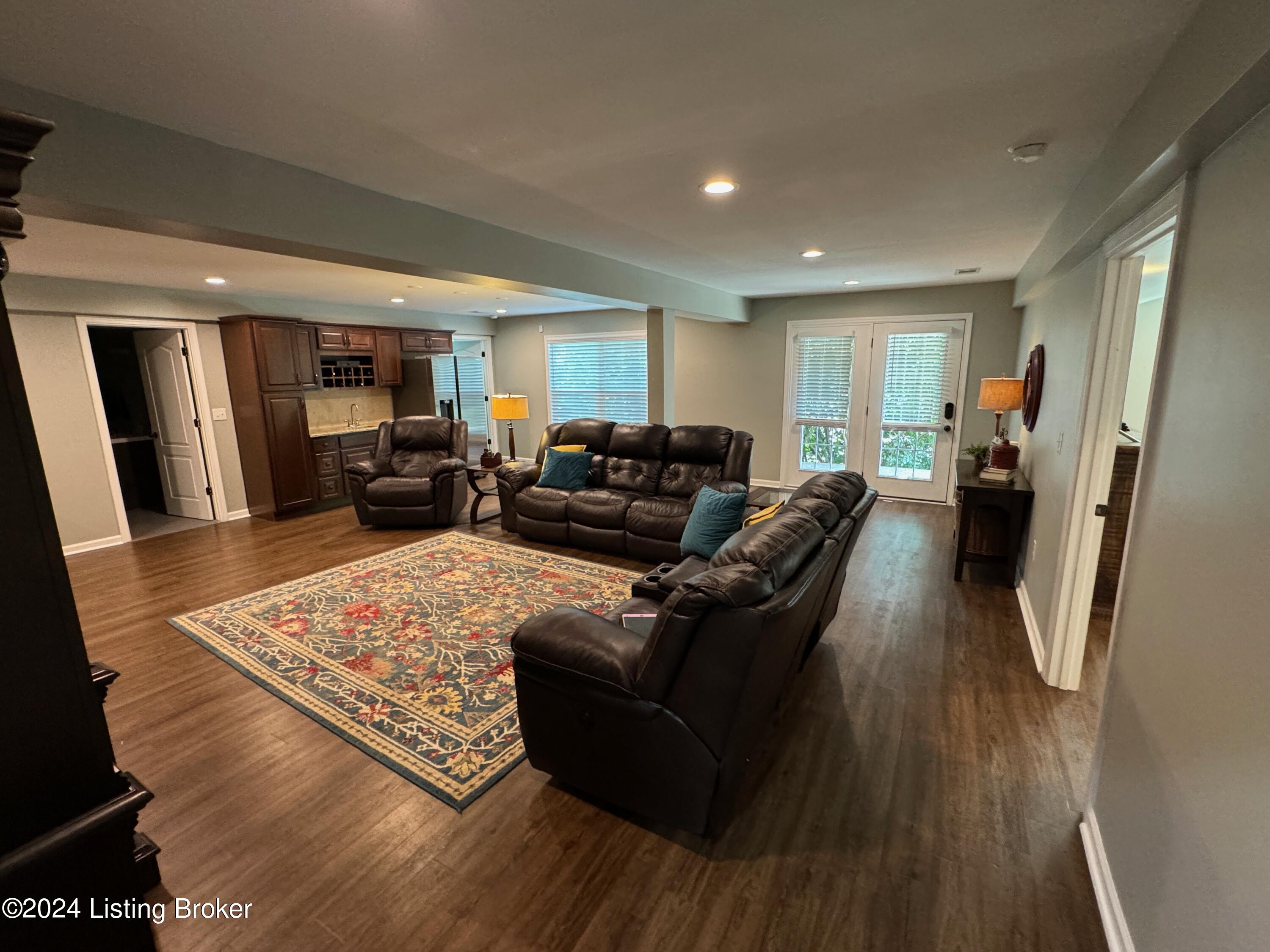 6307 Hollow Tree Road Louisville, KY 40291 - Photo 35 of 53 Recents - 27 of 43