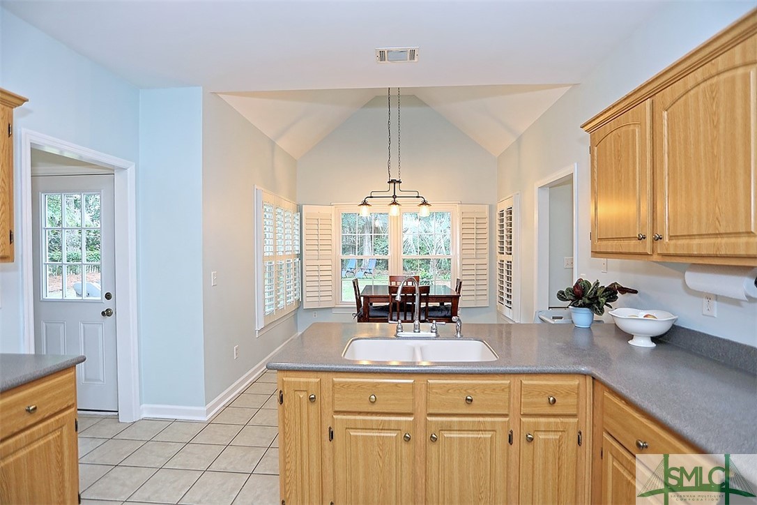 311 Gloucester Road Savannah, GA 31410 - Photo 19 of 50