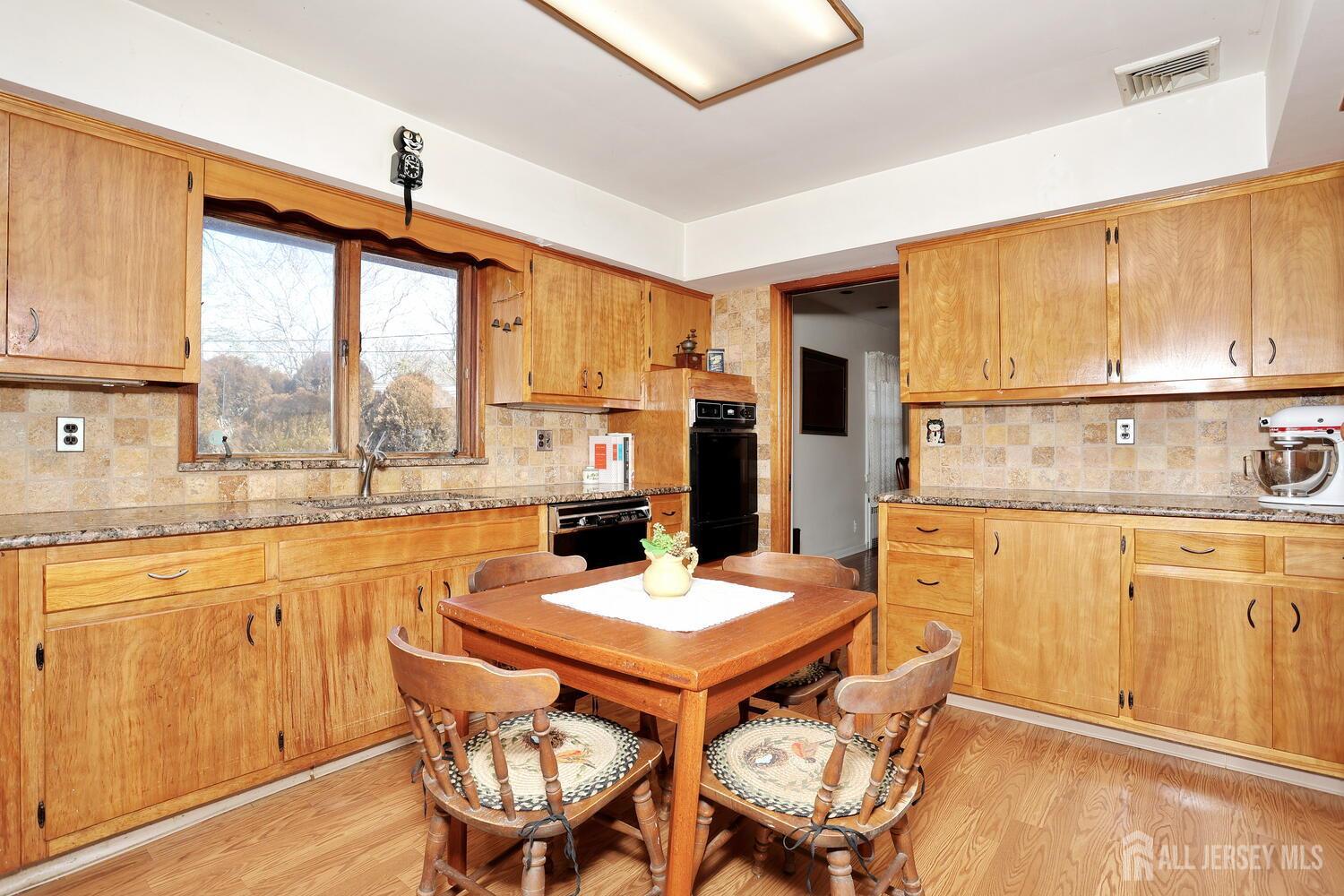 11 Kenneth Road Montclair, NJ 07043 - Photo 12 of 27