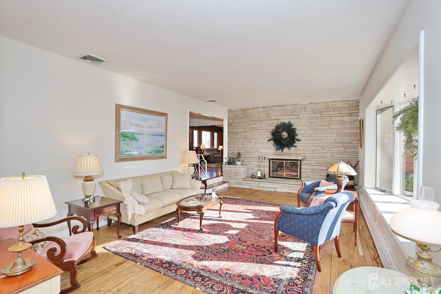 11 Kenneth Road Montclair, NJ 07043 - Photo 4 of 27