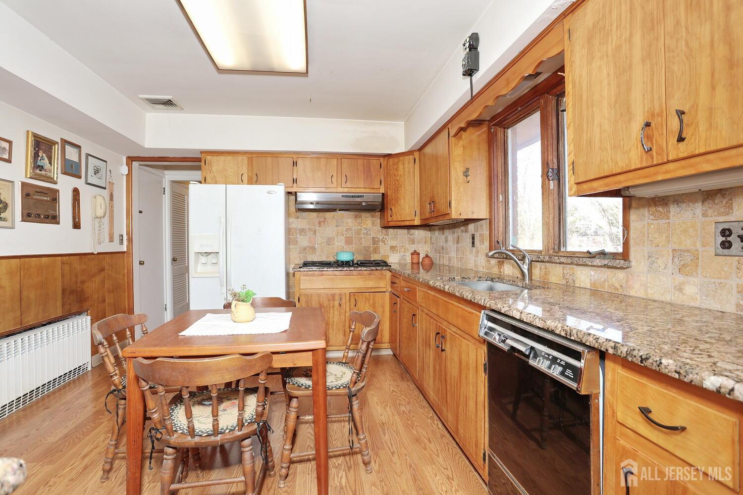 11 Kenneth Road Montclair, NJ 07043 - Photo 10 of 27