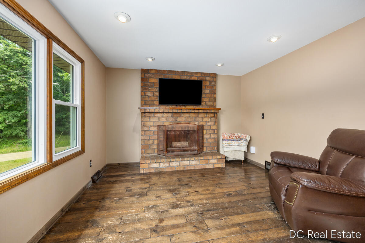 15721 West Almy Road Howard City, MI 49329 - Photo 6 of 35 15721-W-Almy_008