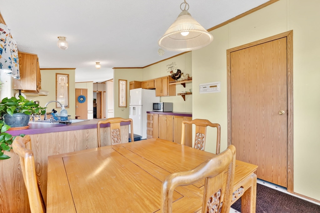 27 Somerset Road Chicopee, MA 01020 - Photo 18 of 33