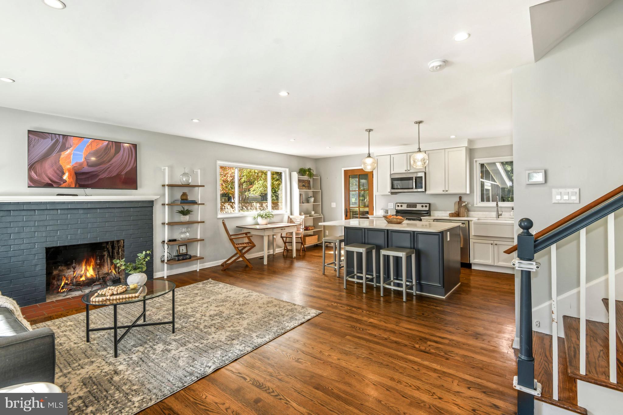 10 Goodrich Road Annapolis, MD 21401 - Photo 4 of 38 Open Living/Dining/Kitchen concept