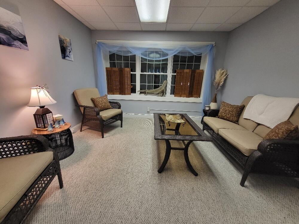 108 Main Street Ellsworth, ME 04605 - Photo 37 of 43 20230321_202133_resized