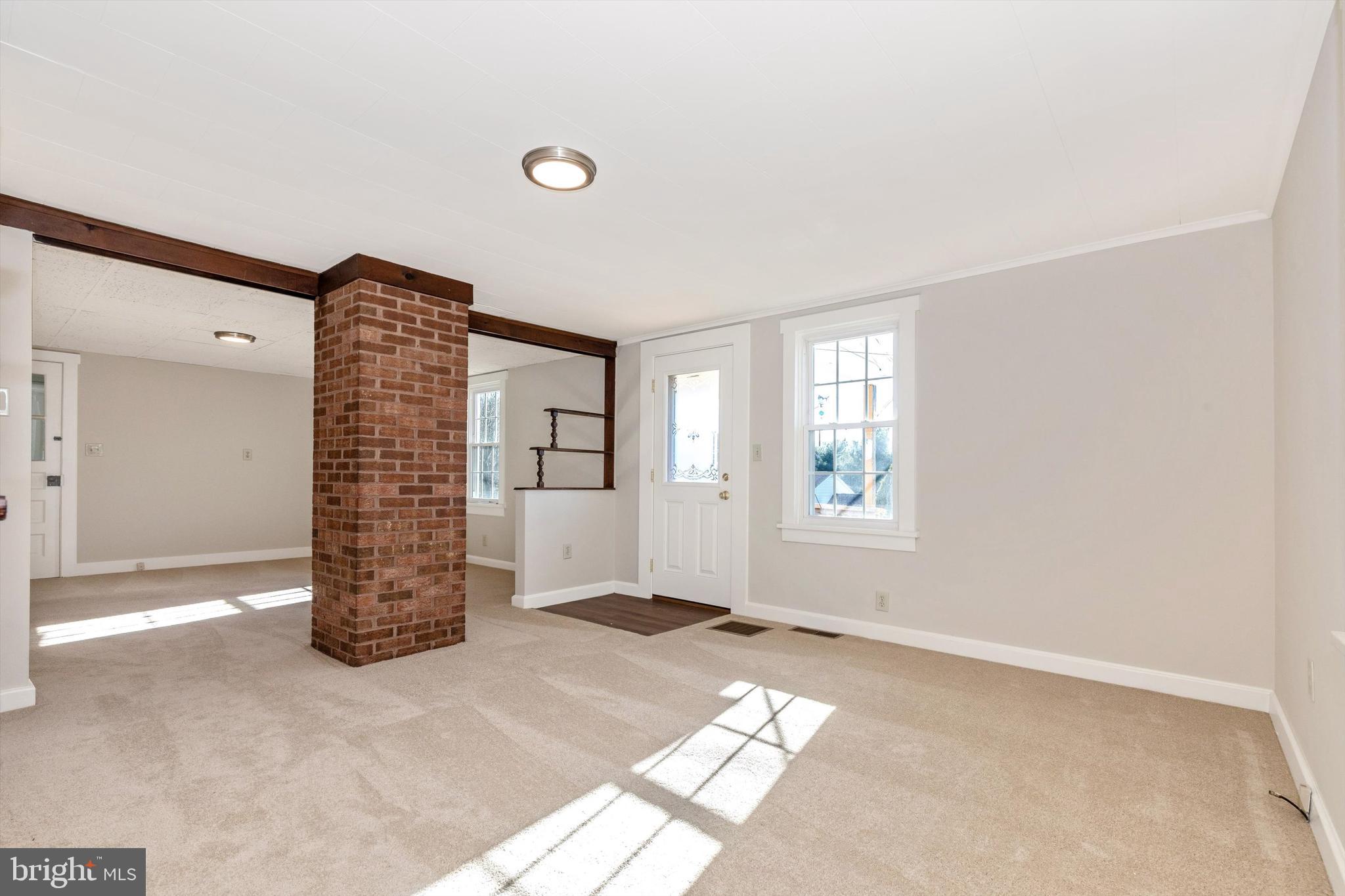 20710 Netz Road Boonsboro, MD 21713 - Photo 4 of 27 Living Room w/ brand new carpet and paint!