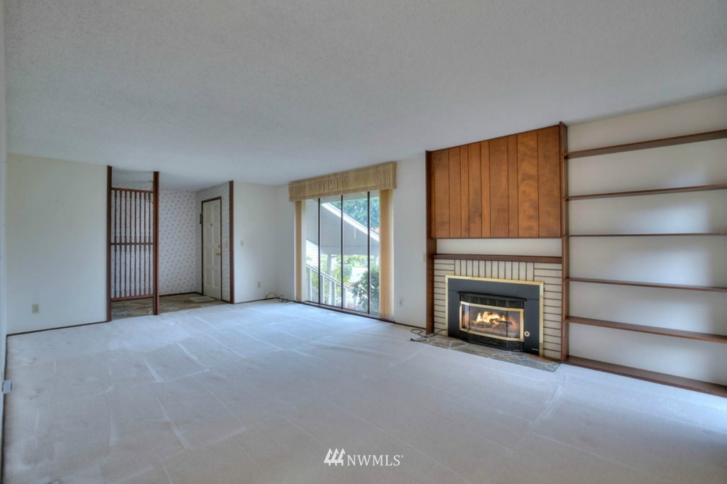 14313 Southeast 163rd Street Renton, WA 98058 - Photo 4 of 24 Gallery Image 4