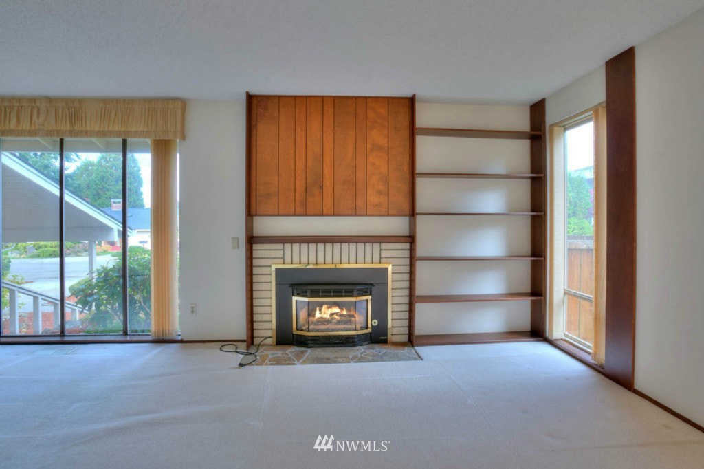 14313 Southeast 163rd Street Renton, WA 98058 - Photo 5 of 24 Gallery Image 5