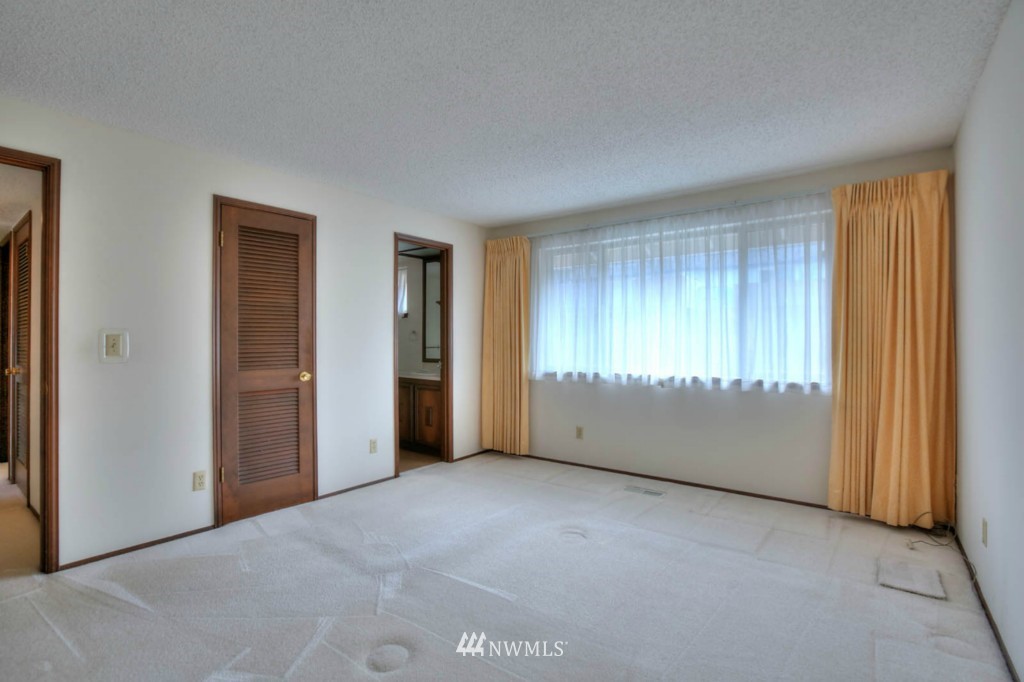 14313 Southeast 163rd Street Renton, WA 98058 - Photo 10 of 24 Gallery Image 10