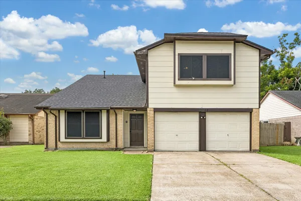 $299,900 | 10842 Mesquite Drive, La Porte, TX 77571