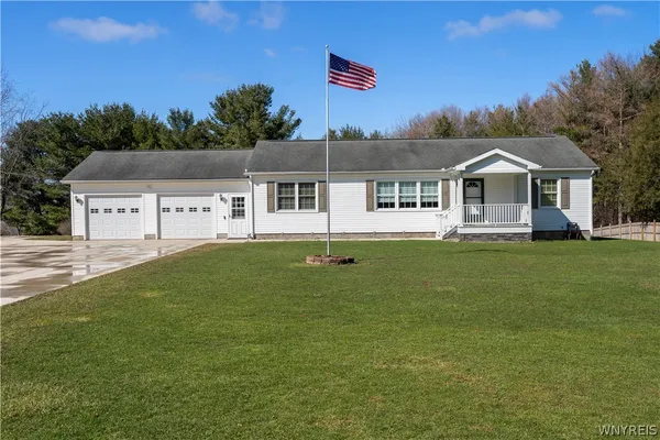 $329,900 | 6820 West View Drive, Perry, NY 14530