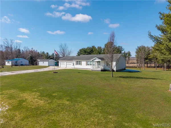 $329,900 | 6820 West View Drive, Perry, NY 14530