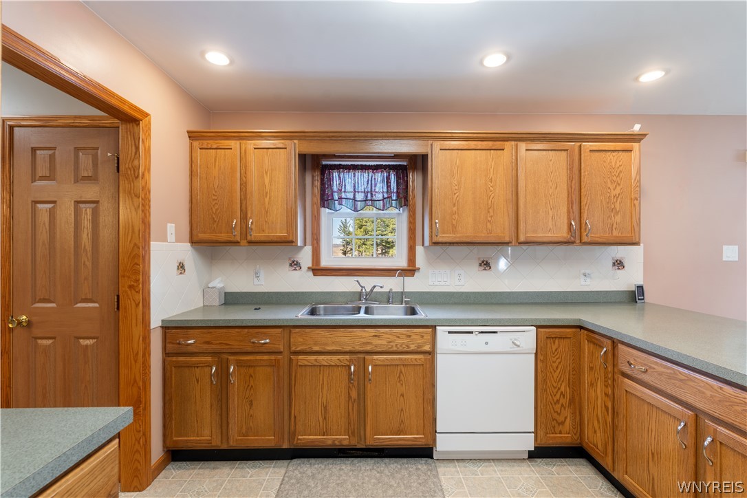 6820 West View Drive Perry, NY 14530 - Photo 22 of 49 Kitchen
