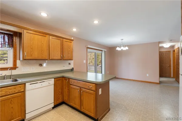 $329,900 | 6820 West View Drive, Perry, NY 14530