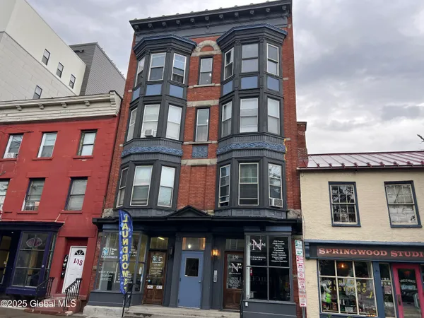 $1,000 | 150 4th Street, Unit 1, Troy, NY 12180
