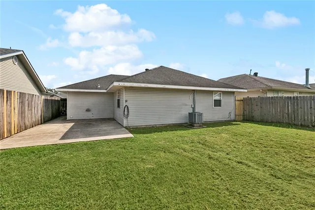 $1,800 | 2808 Doreen Lane, Marrero, LA 70072