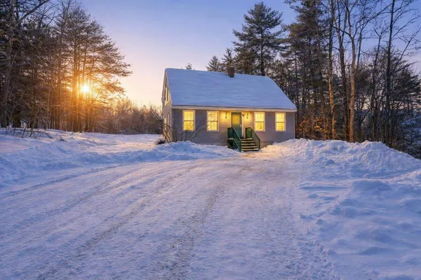 $289,900 | 374 New Dam Road, Waterboro, ME 04061