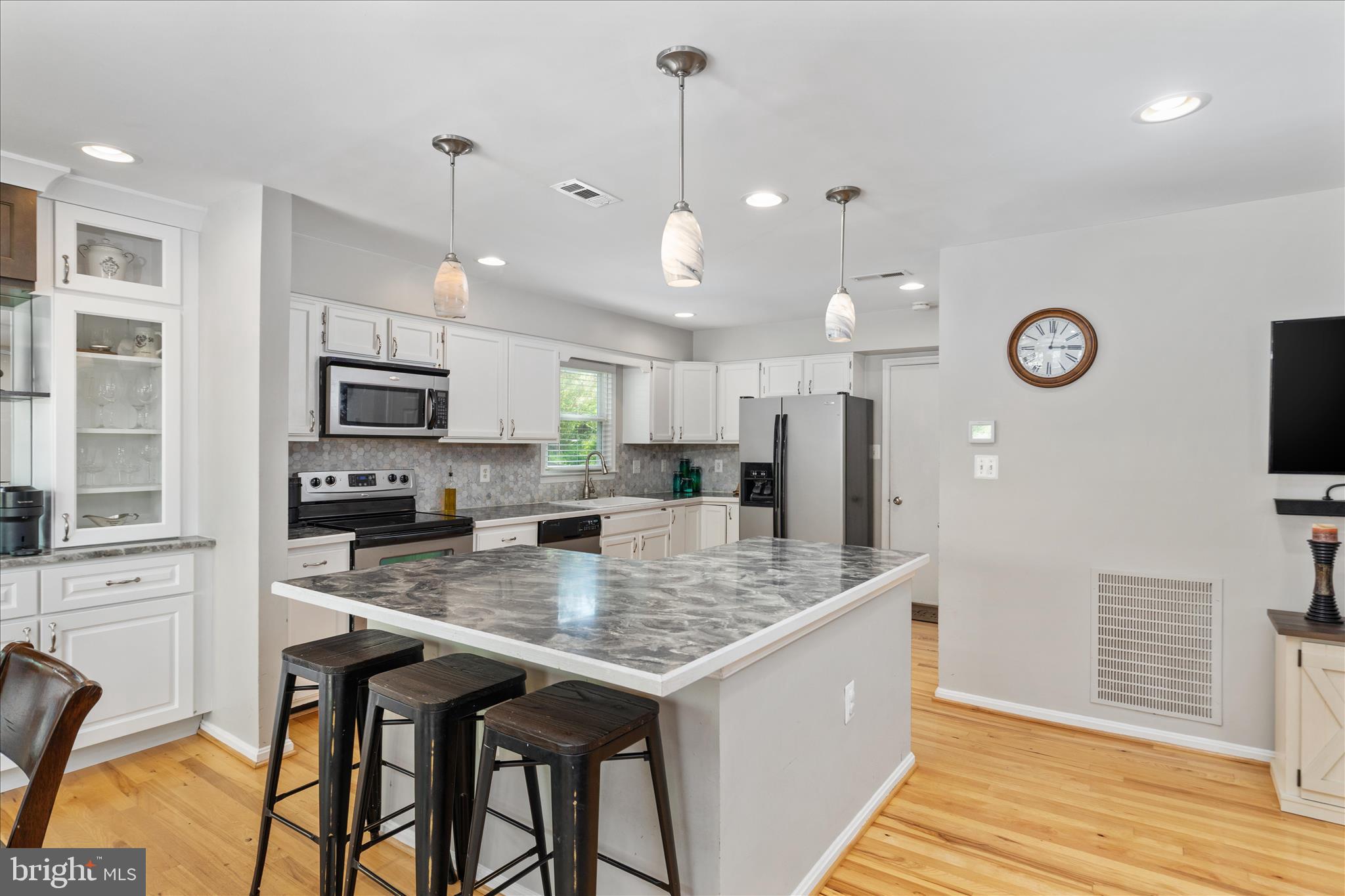 7821 Ontario Road Gainesville, VA 20155 - Photo 11 of 54 2E7A2584_7821 Ontario Rd - Absolute Altitude -4 -