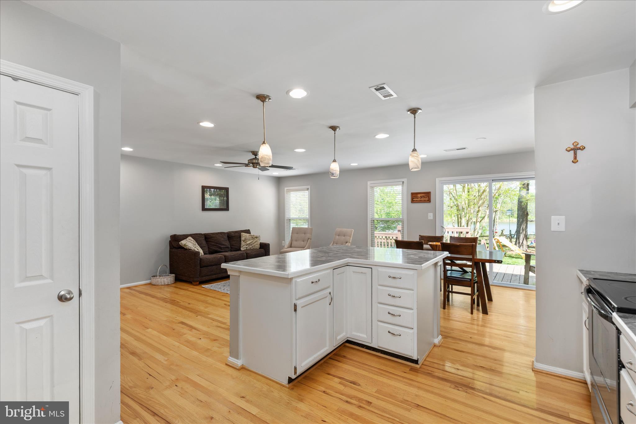 7821 Ontario Road Gainesville, VA 20155 - Photo 13 of 54 2E7A2600_7821 Ontario Rd - Absolute Altitude -4 -