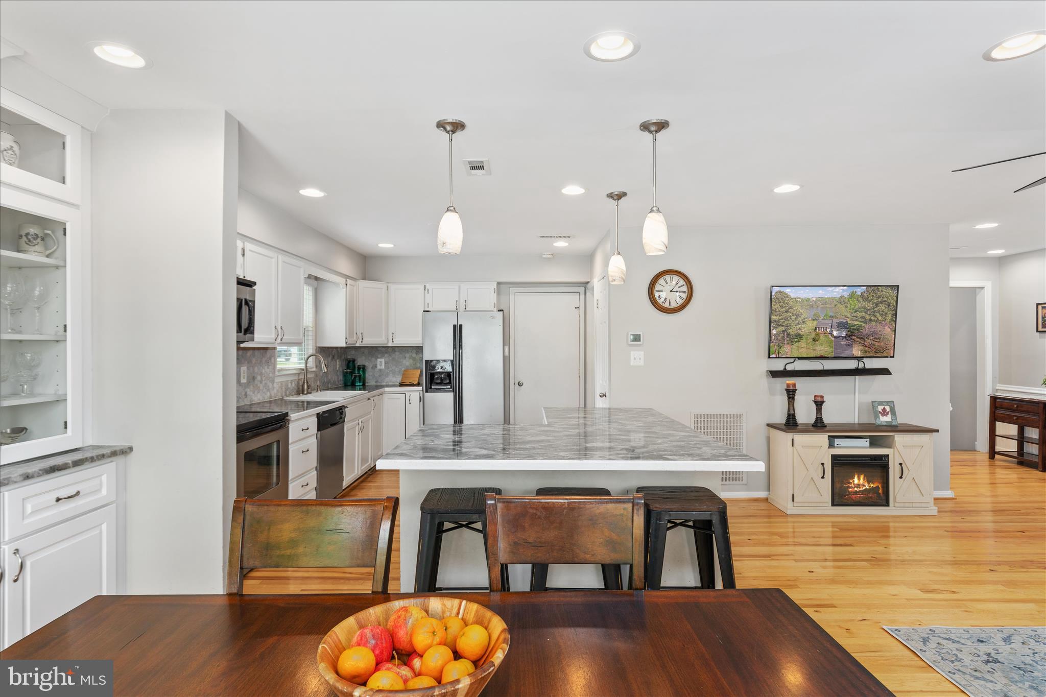 7821 Ontario Road Gainesville, VA 20155 - Photo 14 of 54 2E7A2608_7821 Ontario Rd - Absolute Altitude -4 -