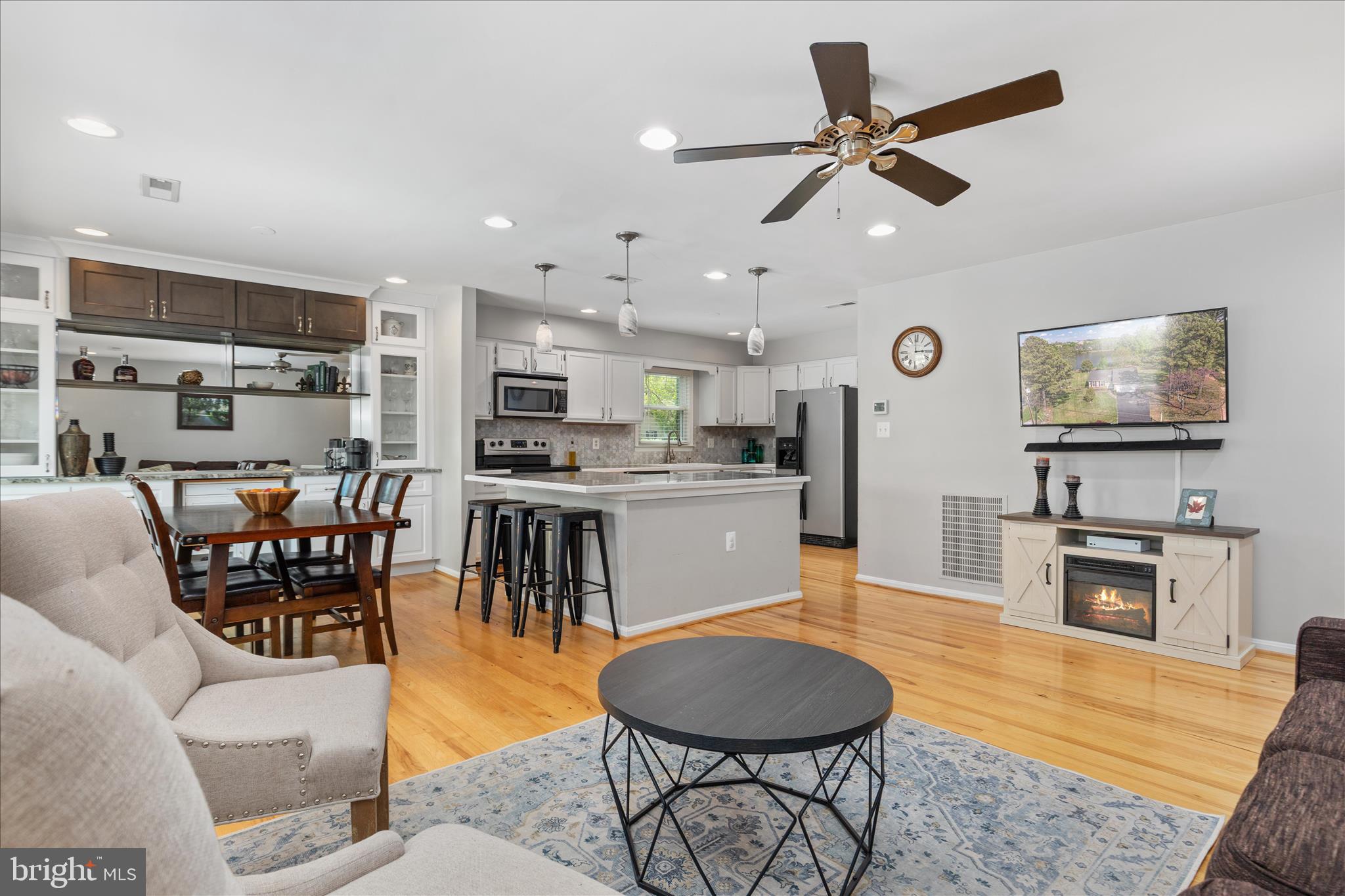 7821 Ontario Road Gainesville, VA 20155 - Photo 9 of 54 2E7A2567_7821 Ontario Rd - Absolute Altitude -4 -