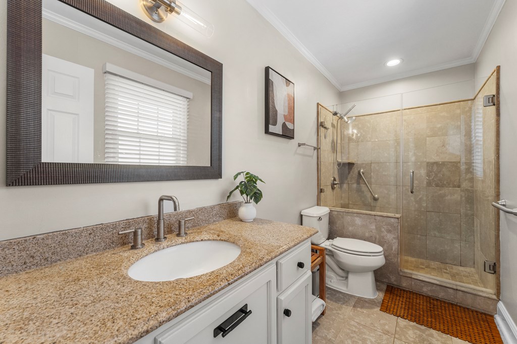1246 Bunker Hill Road Columbus, GA 31907 - Photo 21 of 29 Main Bathroom, Full tile shower