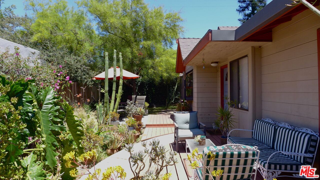 3124 Veteran Avenue Los Angeles, CA 90034 - Photo 11 of 23 a view of an house with backyard and sitting area