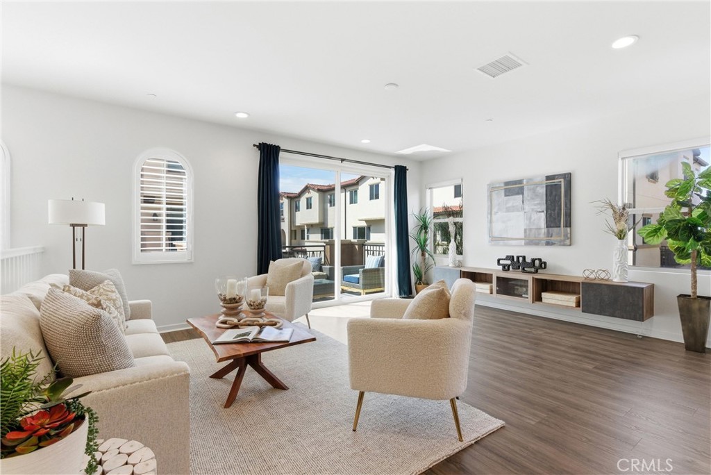 600 Shadowbrook Lake Forest, CA 92610 - Photo 5 of 50