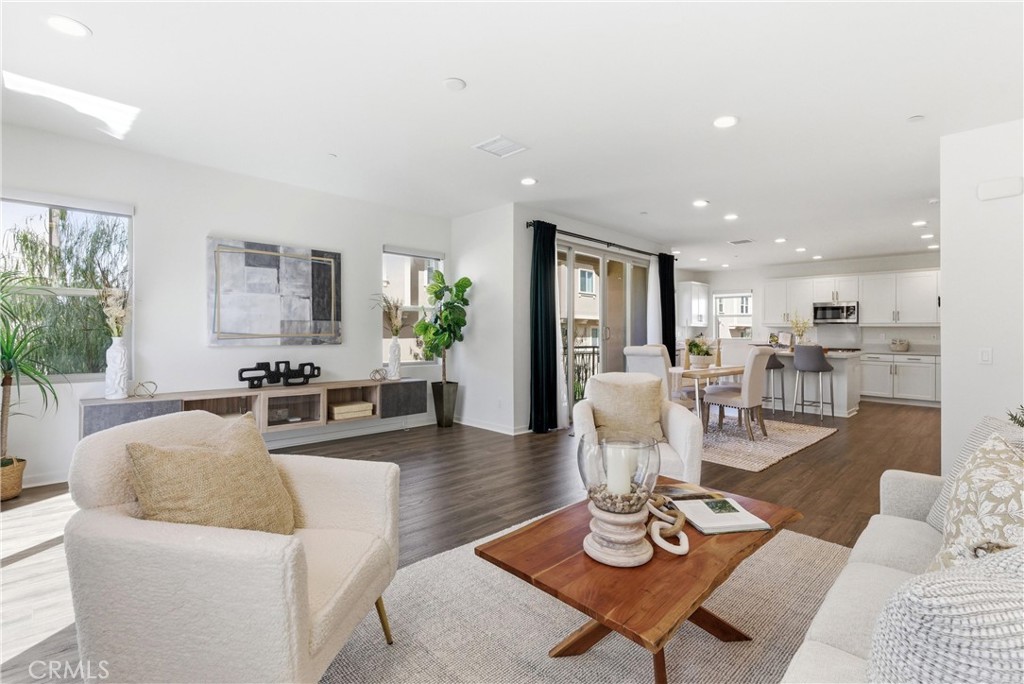 600 Shadowbrook Lake Forest, CA 92610 - Photo 8 of 50