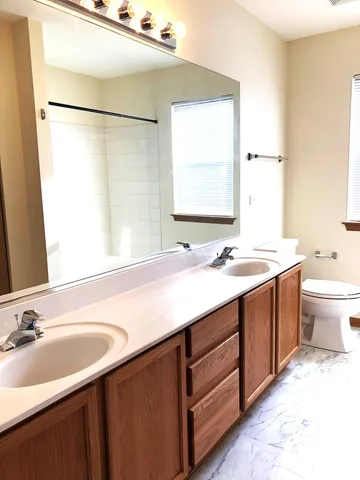 $2,600 | 1860 Fescue Drive, Aurora, IL 60504