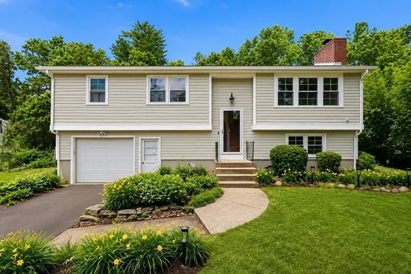 $525,000 | 23 Phelps Street, Easthampton, MA 01027