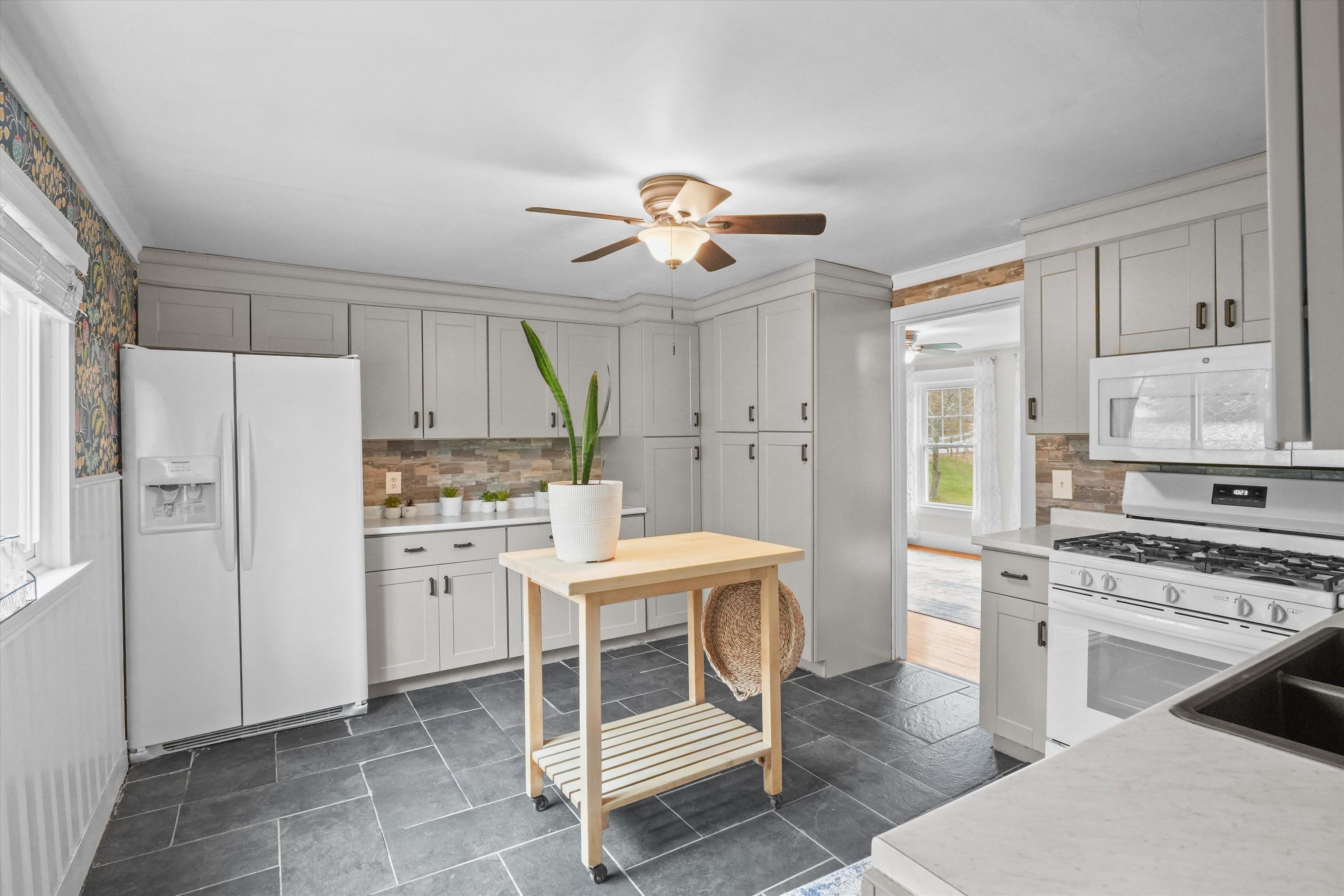 28 Westville Road Plaistow, NH 03865 - Photo 5 of 32